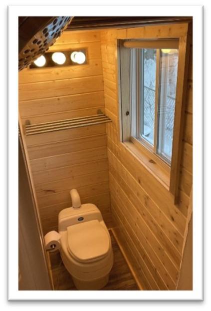 Our Cabin Bed & Breakfast Yellowknife Exterior photo